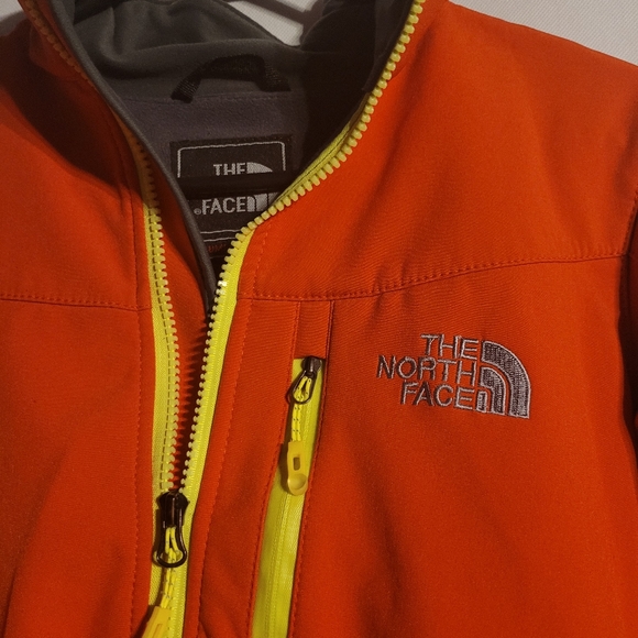 The North Face summit series Jacket. YOUTH XL - Picture 2 of 10